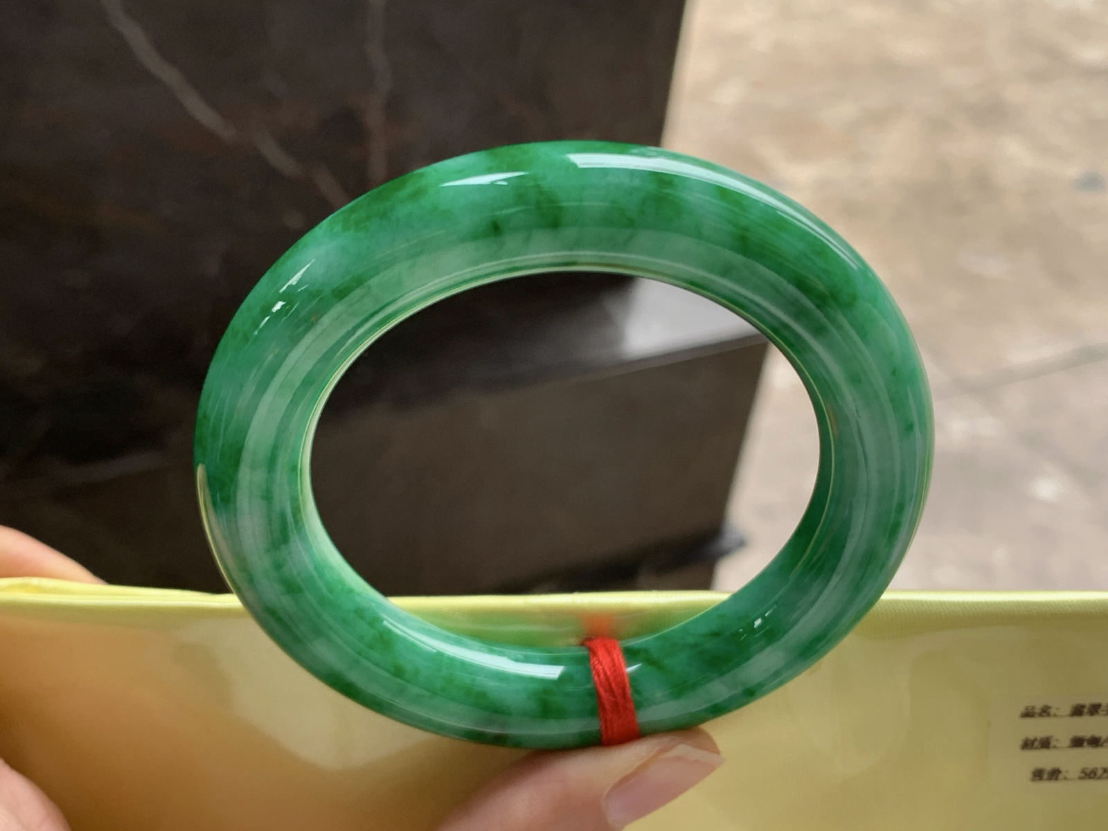 53.5-11.7

紫罗兰圆条手镯^_^颜色鲜艳 浓郁