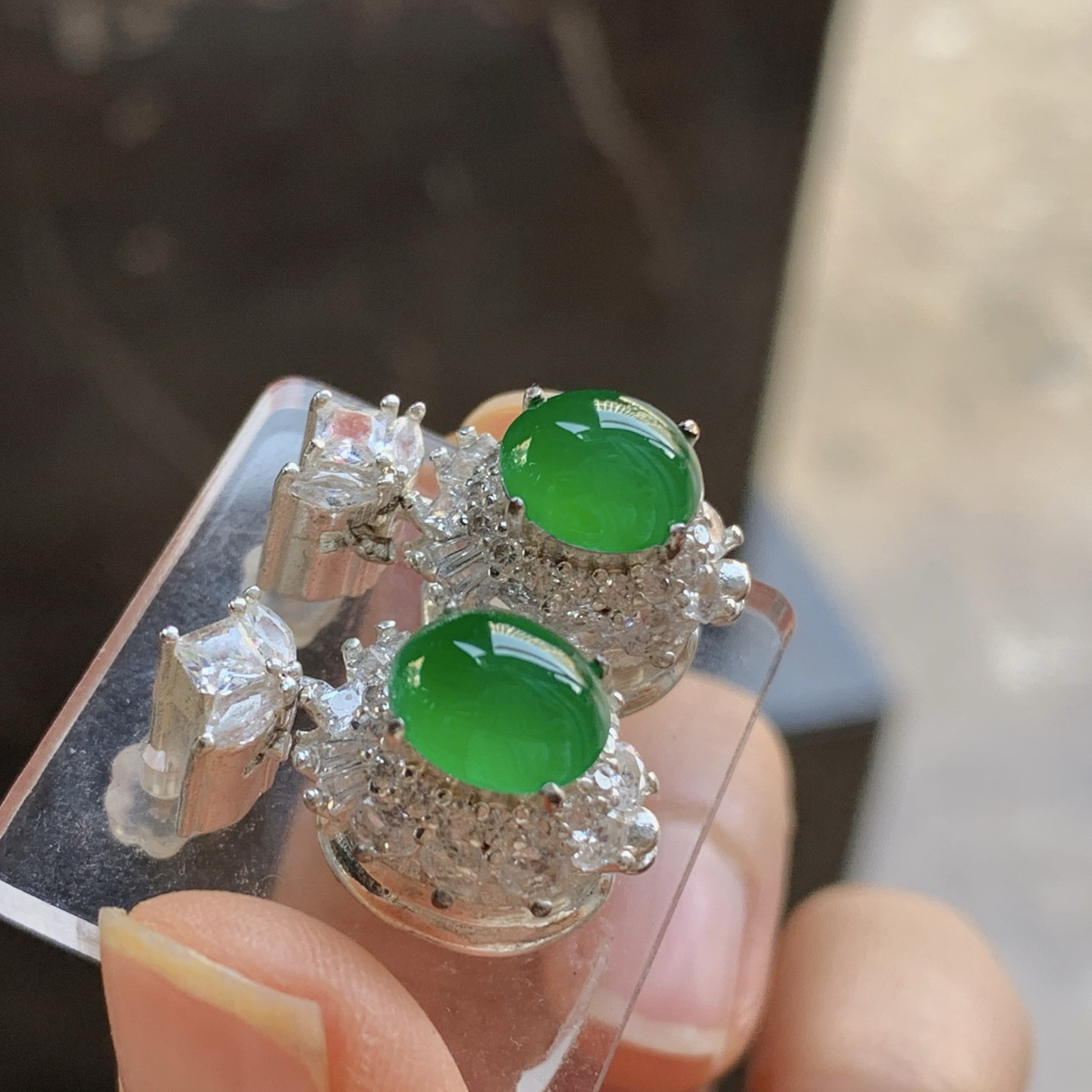 冰绿耳钉^_^饱满鲜艳  铜托