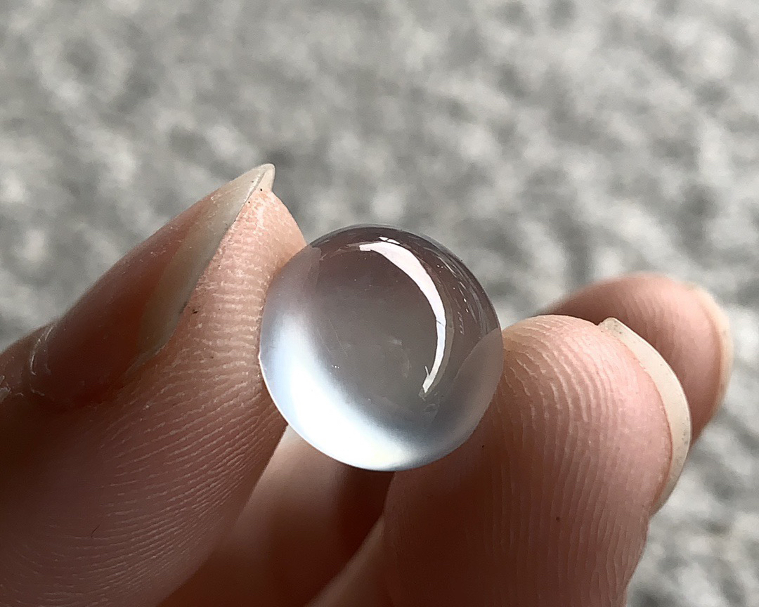 ️ 高冰蛋面，种水兼具，盈润透亮
尺寸11.2×10.3×5.7