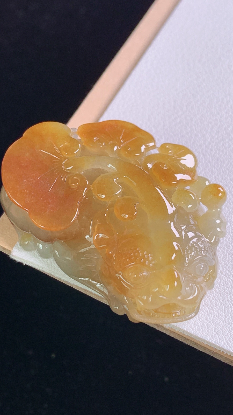 黄翡貔貅
天然黄翡，霸气十足，
尺寸:45.7-31.0-18.2mm 9