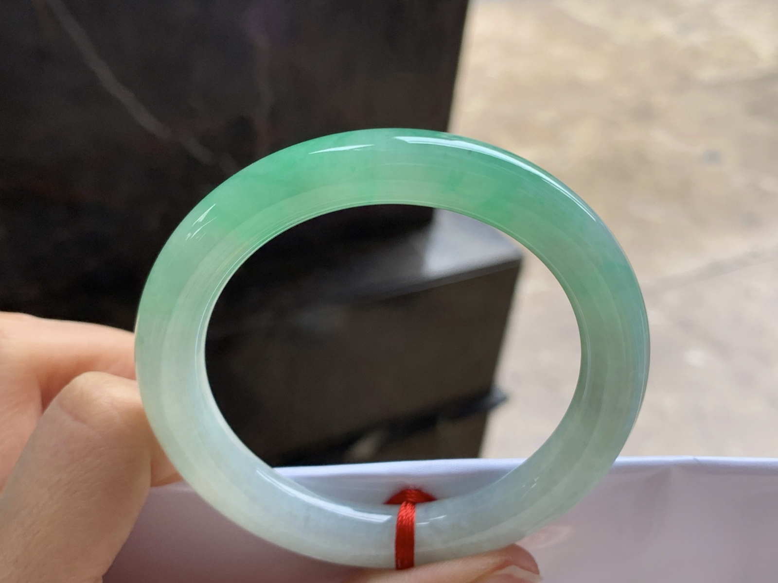 53.5-9.1

阳绿色圆条手镯^_^色阳