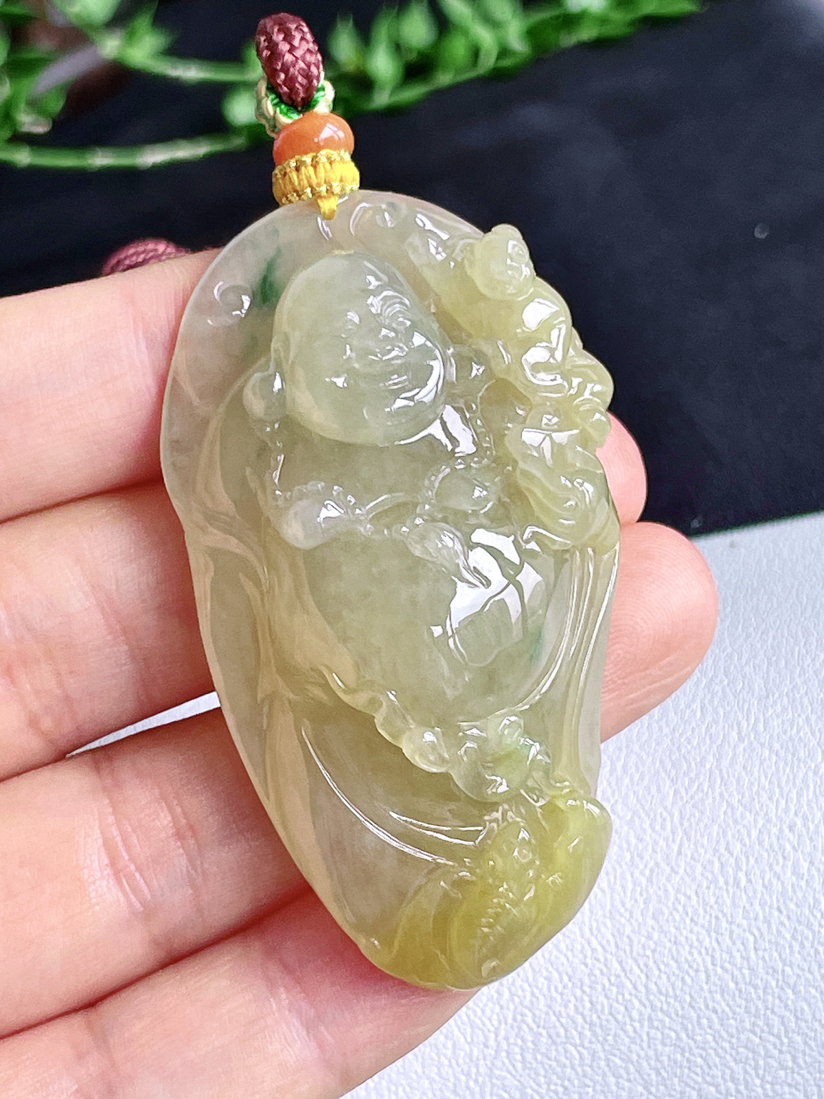 【裸石】冰黄翡逍遥佛吊坠
【说明】缅料 性价比高  
【尺寸】59-33.7-15.7