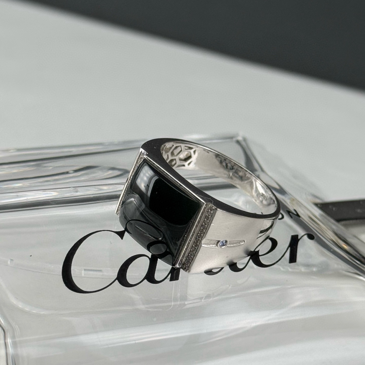 精品18k墨翠男戒 种好色正 黑度极好 打灯通透 油性十足 尺寸12.7