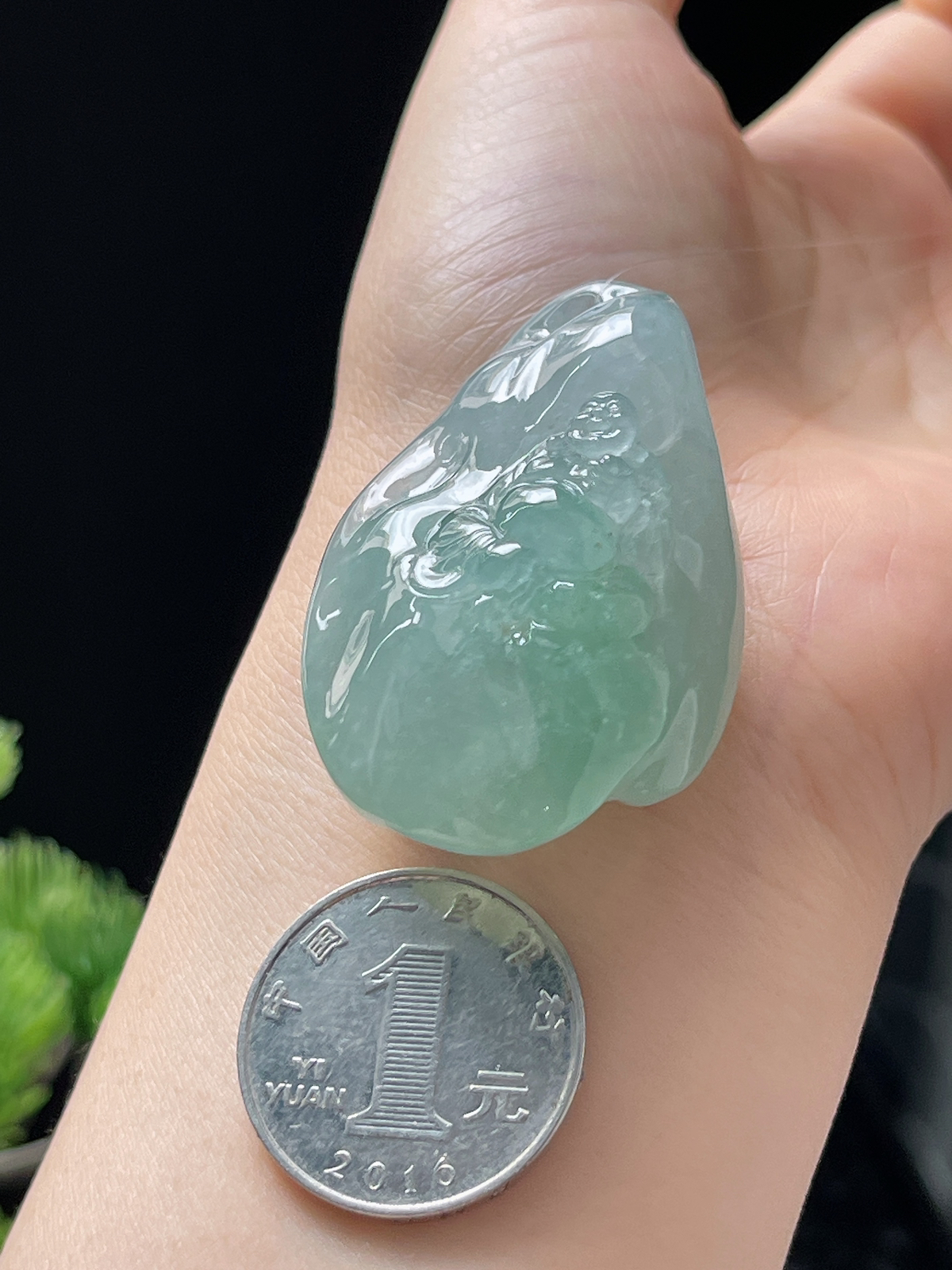 翡翠冰糯种绿色吊坠