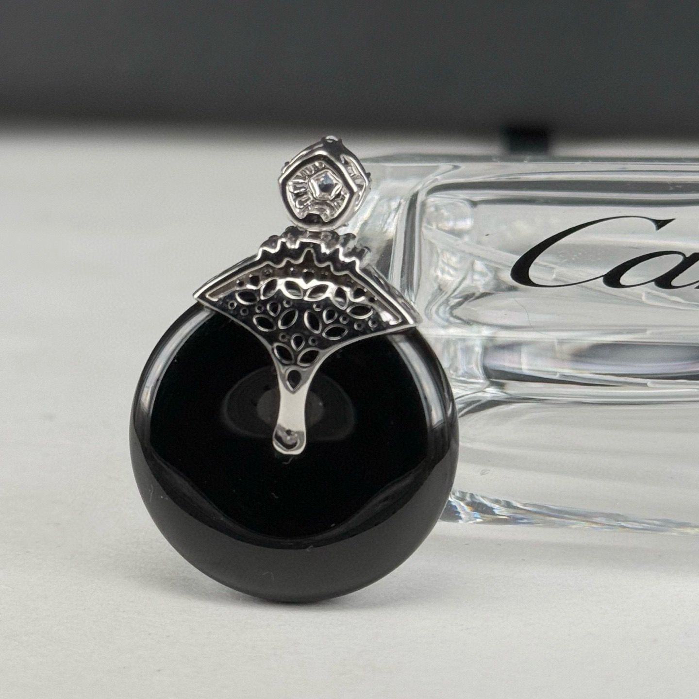 精品18k墨翠平安扣 种好色正 黑度极好 打灯通透 油性十足 尺寸38.6