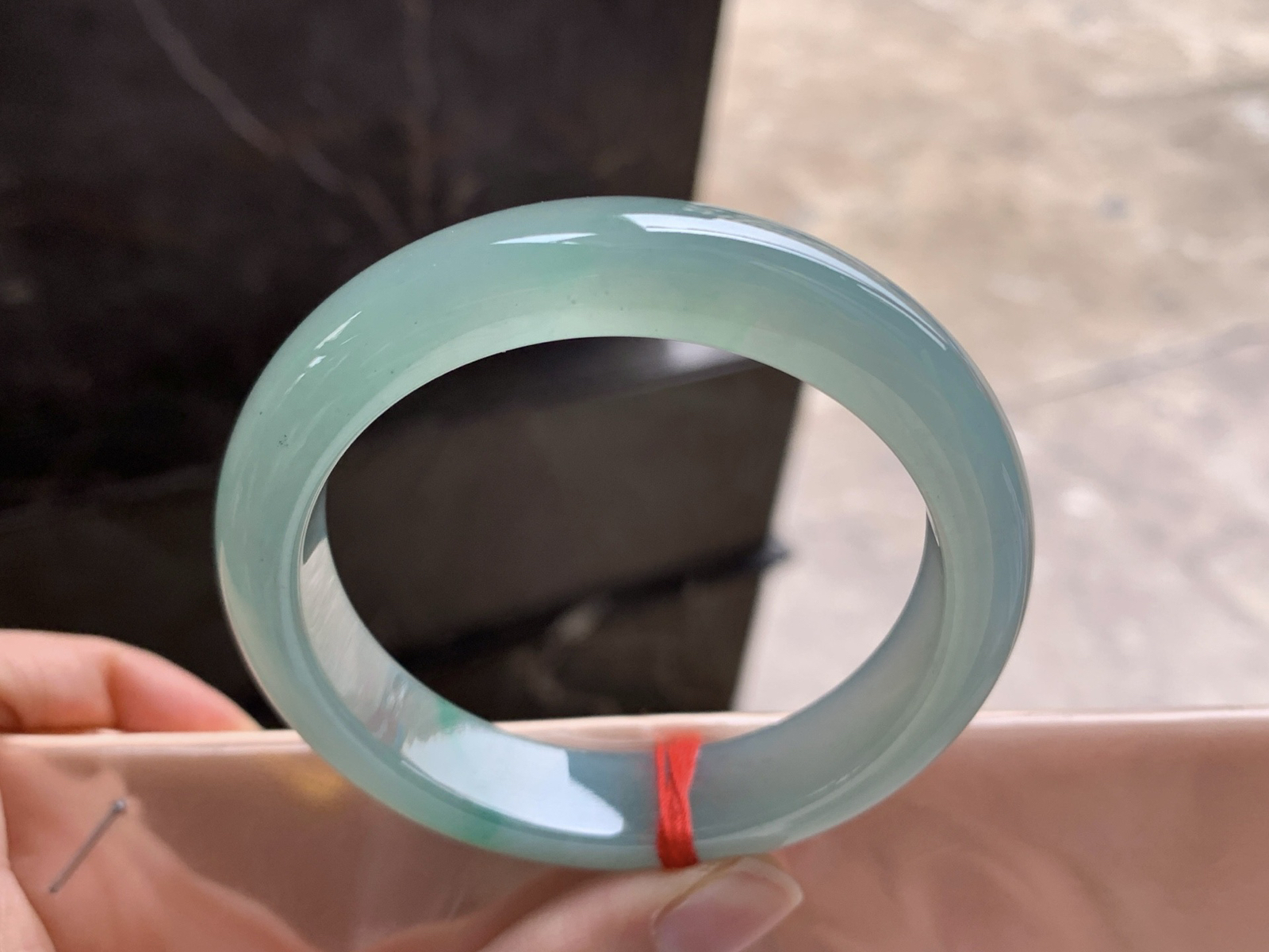 54.5-12.3-8.3

冰飘绿手镯^_^透亮