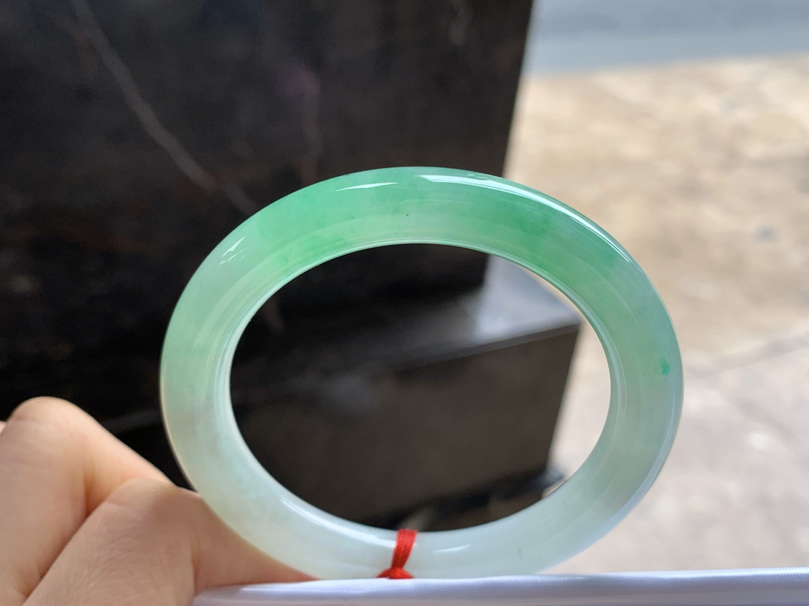 53.5-9.1

阳绿色圆条手镯^_^色阳