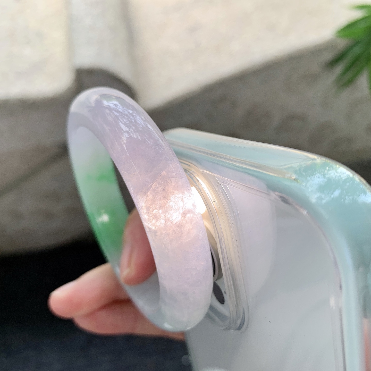 正圈52 53【圈口】53.8/12.8/9【编码】B2122574【描述】冰糯春彩，水润，种老，细腻，有纹线