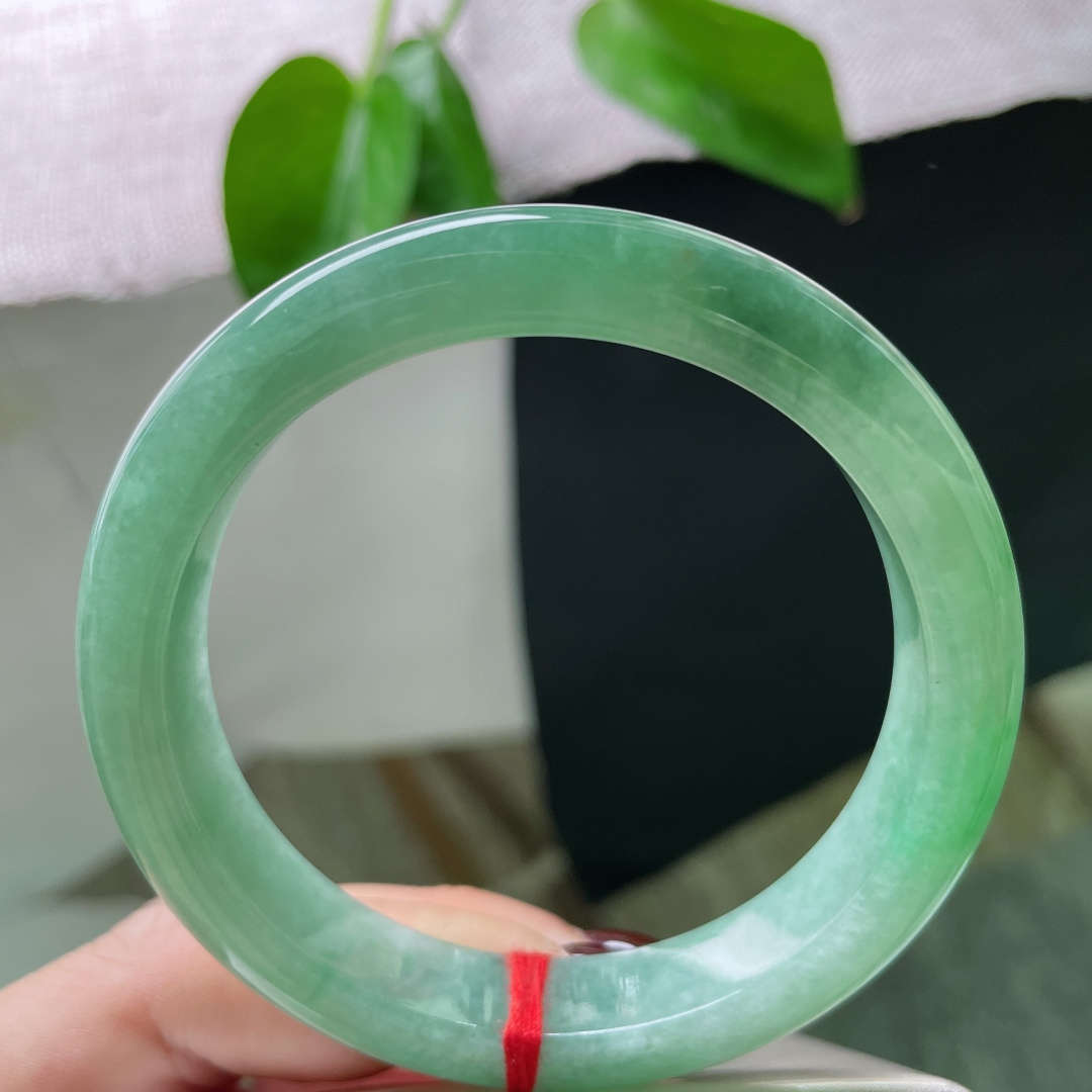 57.6/11.3/8.3，绿底正圈，耐看，郁郁葱葱，一点皮纹，ss50911a