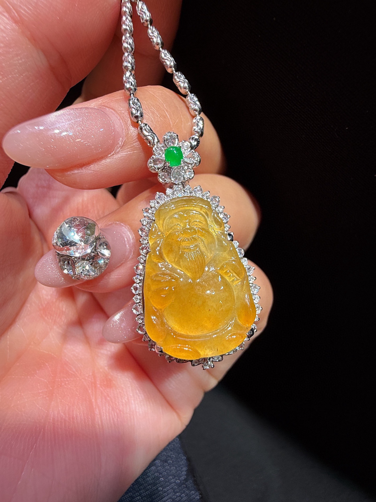 ️ 冰黄翡财神吊坠 精工雕刻 细腻水润 18k金钻豪华镶..