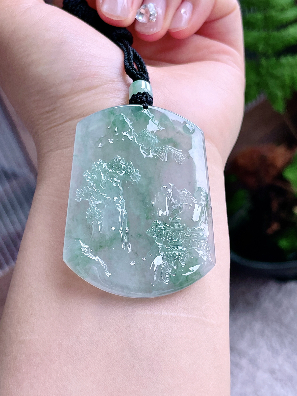 【裸石】冰飘花山水牌大山水牌吊坠
【说明】缅料 性价比高  
【尺寸】56-42.7-5