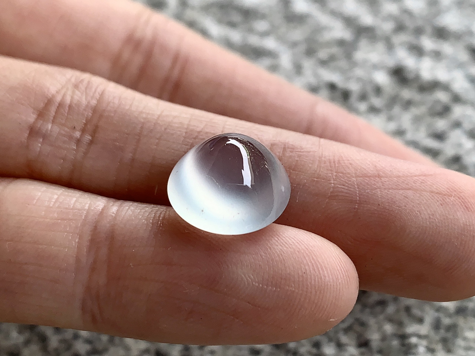 ️ 高冰蛋面，种水兼具，盈润透亮
尺寸11.9×11.1×7.4