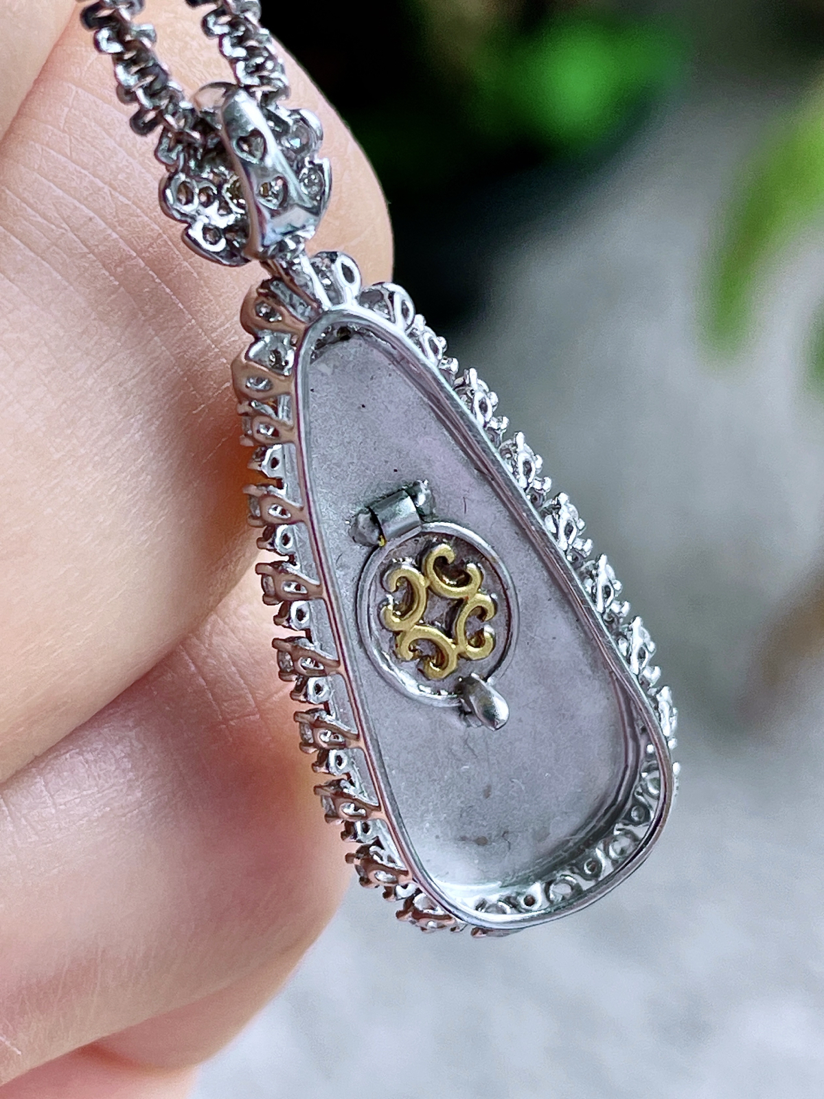 【镶嵌】冰黄翡豆子黄翡福豆吊坠  
【说明】缅料 18k金镶嵌 性价比高  
【整体】32-13-8.7..