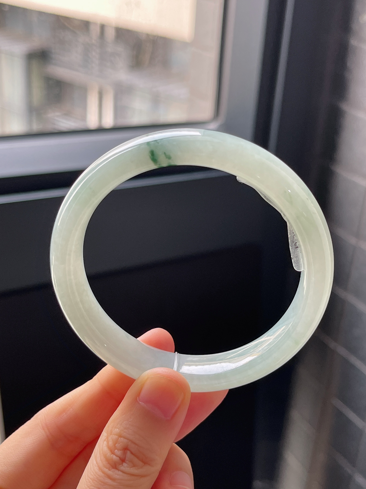 正圈56.6圈口，翡翠冰糯种飘绿手镯