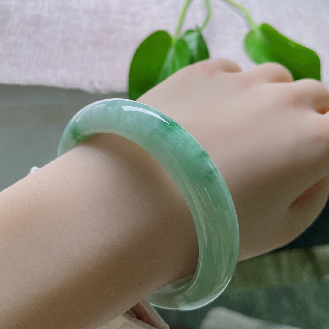 56.5/12.1/8.3，飘花正圈，水头好，种老，杏花微雨，衣袂翻飞，晶体纹，ss50698a