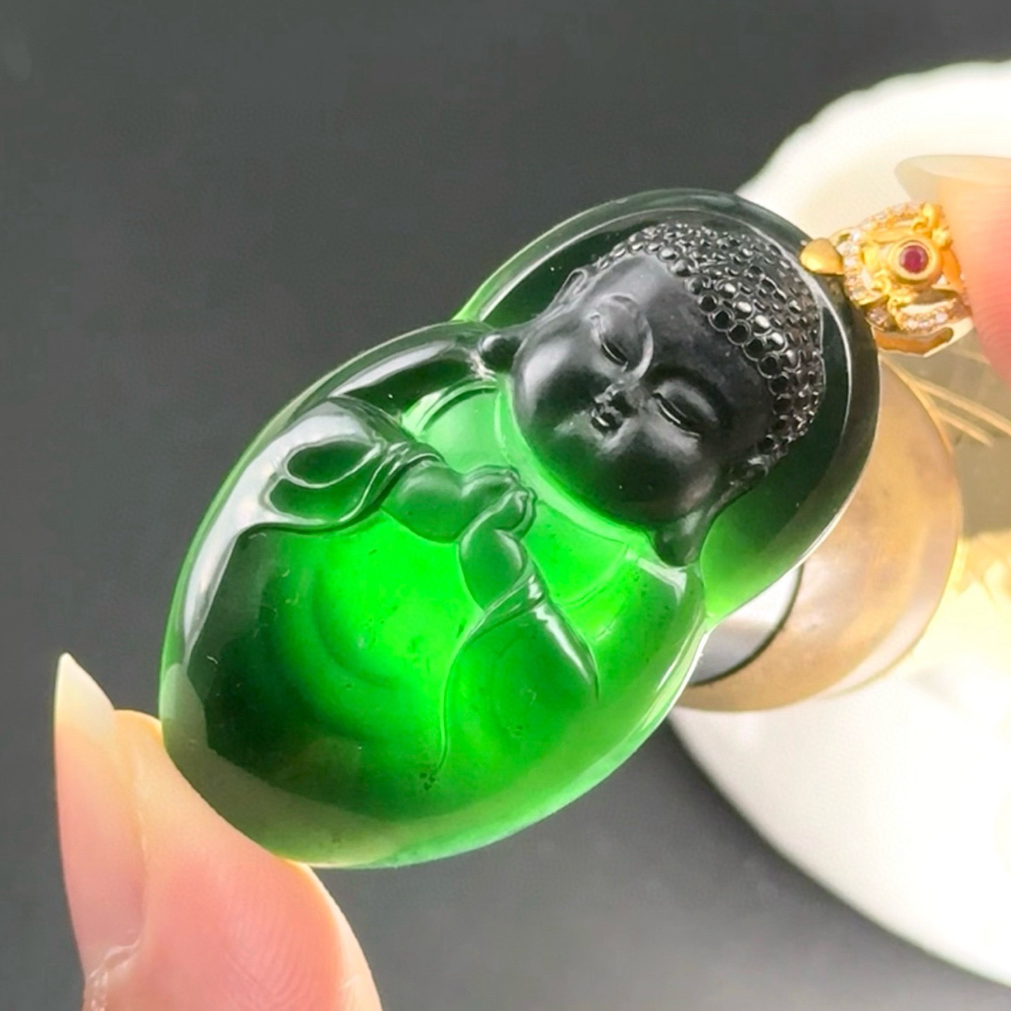精品18k墨翠宝宝佛 种好色正 黑度极好 打灯通透 油性十足 尺寸49.5