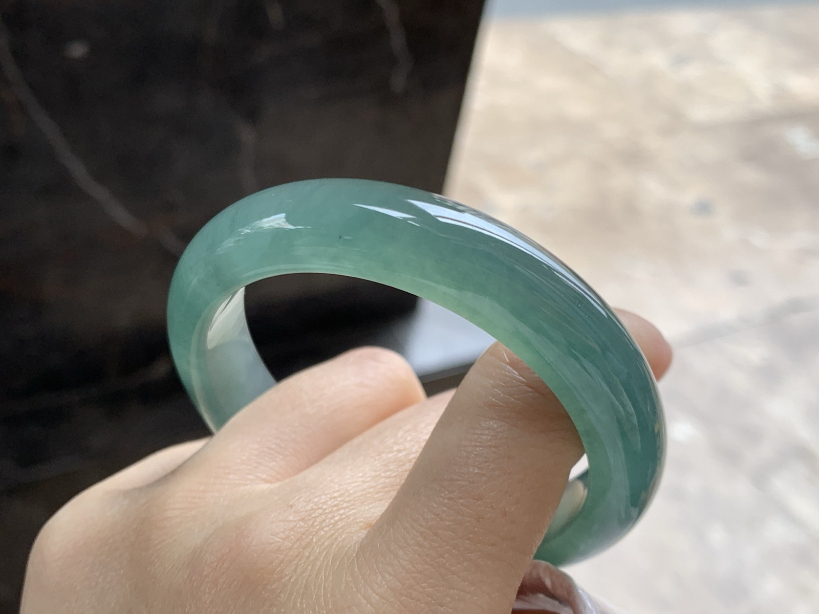 55-12.6-8.4

冰种老蓝水手镯^_^种老肉细 很耐看