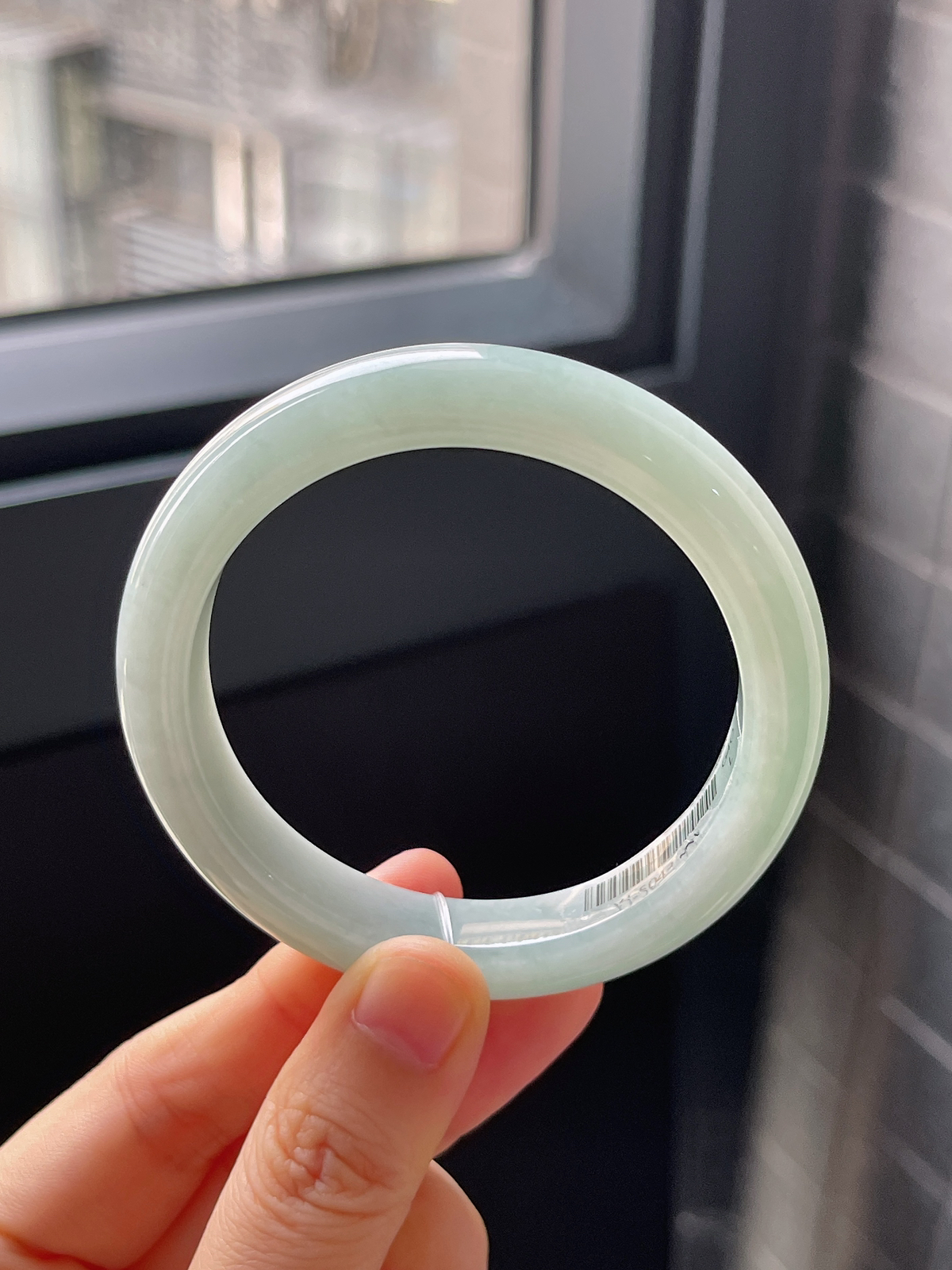 正圈53.4圈口，翡翠糯化种浅绿色手镯