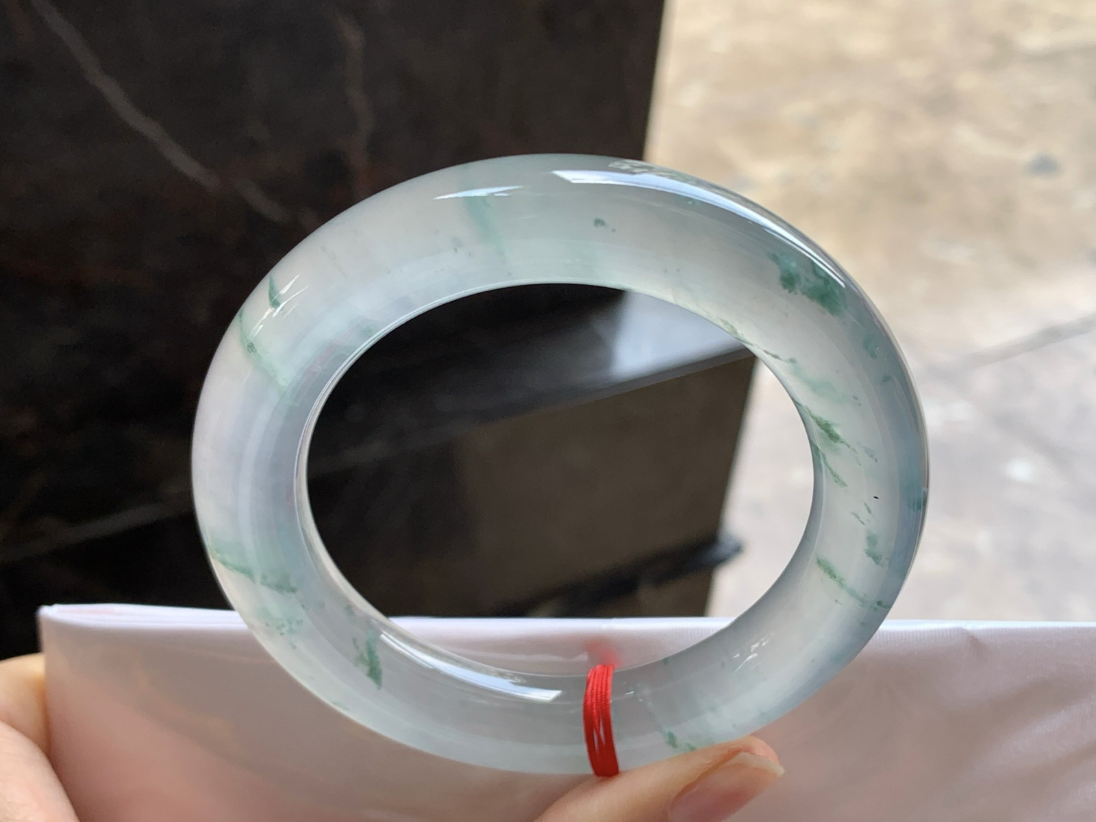 57.5-12

高冰蓝花圆条手镯^_^透亮 荧光十足 飘花灵韵