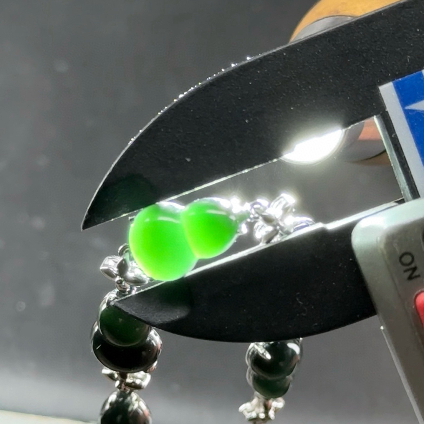 精品18k墨翠葫芦手链 种好色正 重金豪镶 打灯通透 油性十足 尺寸12.6