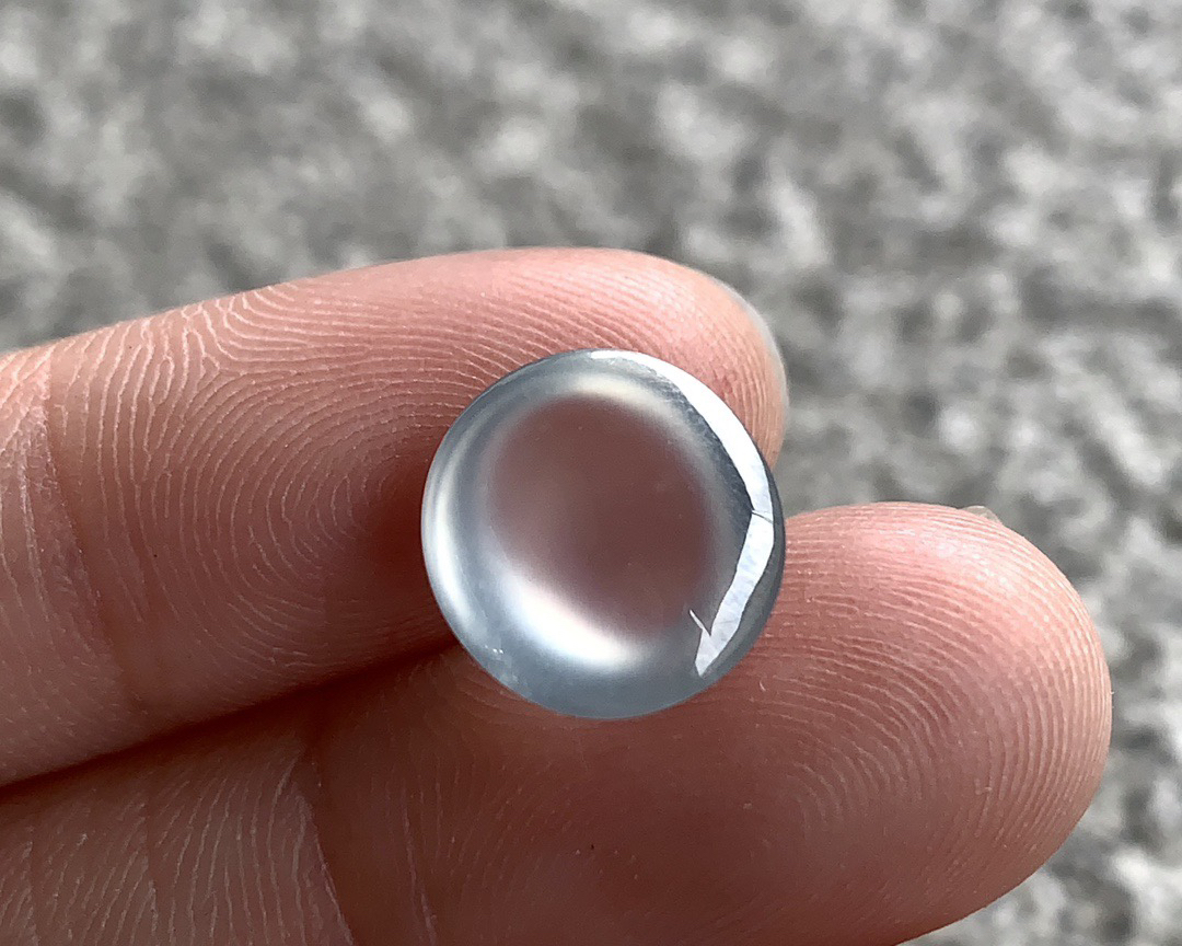 ️ 高冰蛋面，种水兼具，盈润透亮
尺寸11.2×10.3×5.7