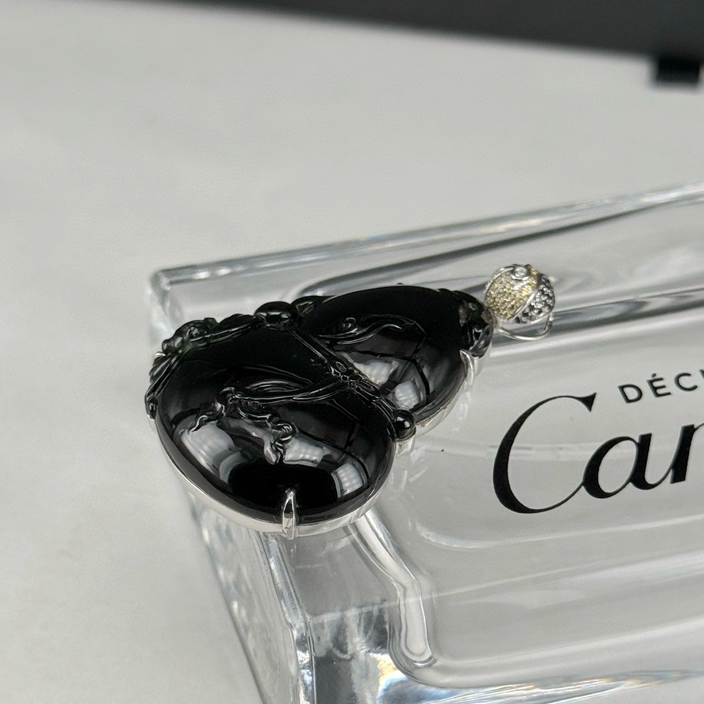 精品18k墨翠葫芦吊坠 种好色正 黑度极好 打灯通透 油性十足 尺寸40.9