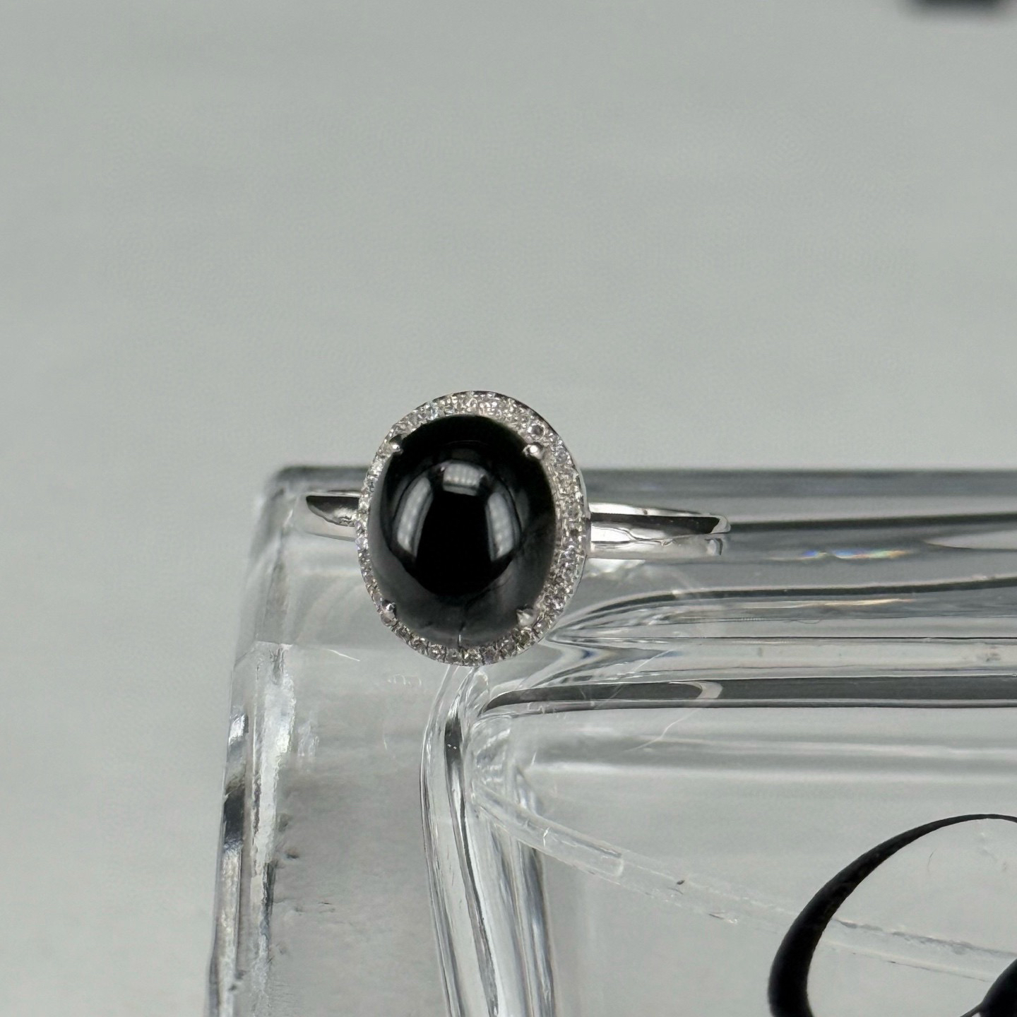 精品18k墨翠蛋面女戒 种好色正 黑度极好 打灯通透 油性十足 尺寸11.3