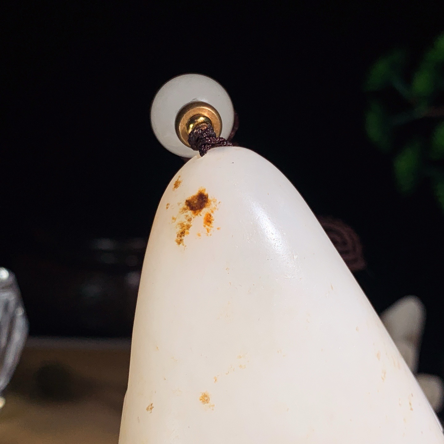 收藏级！新疆和田玉白玉籽料忠义千秋关公把件！尺寸85/49/26重163克。玉质细腻油润。手推出油。品相大气 lt260410