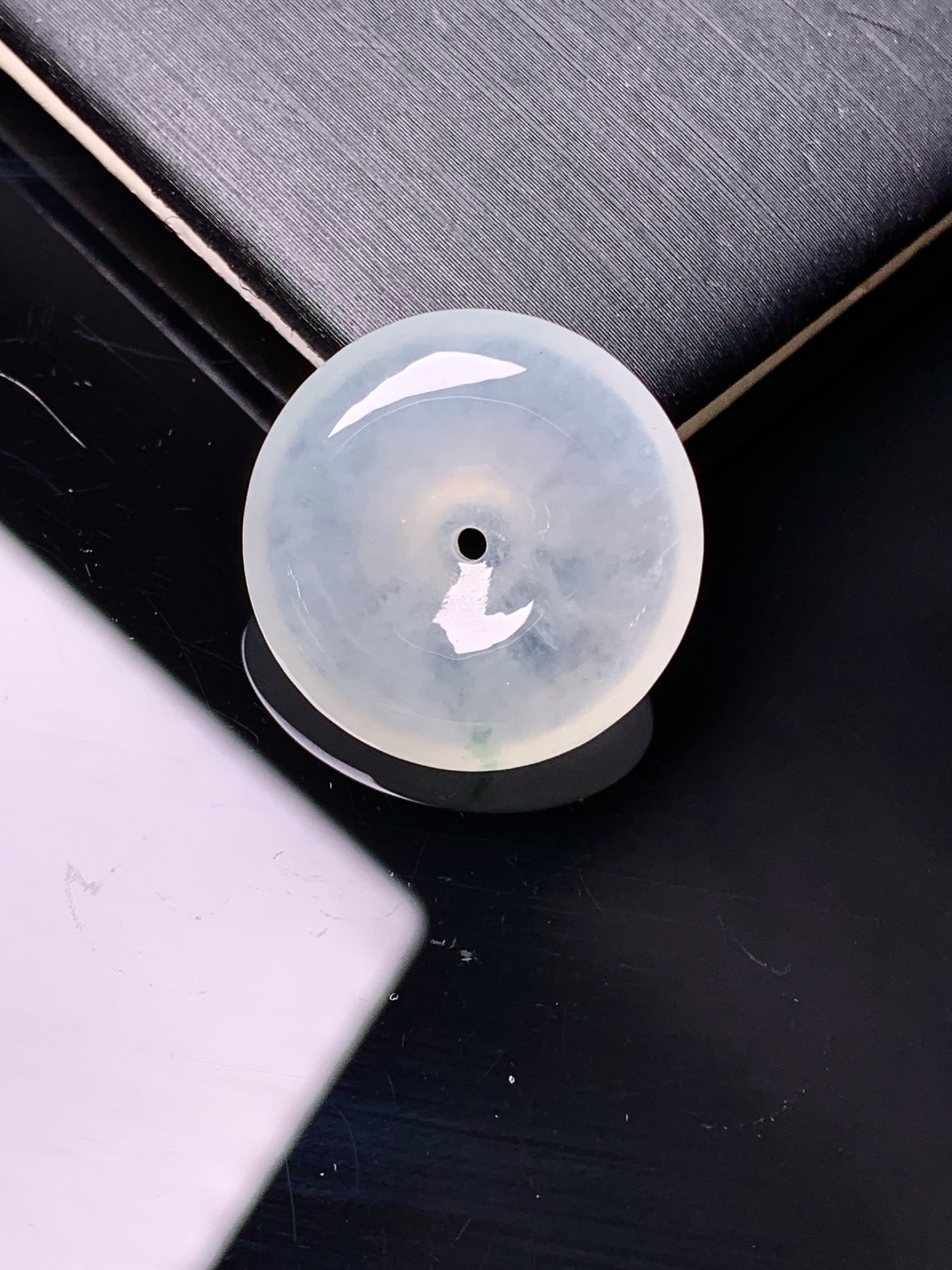 冰种平安扣吊坠 玉质细腻 色泽艳丽清新 水润亮眼 整体尺寸20*5.5c1