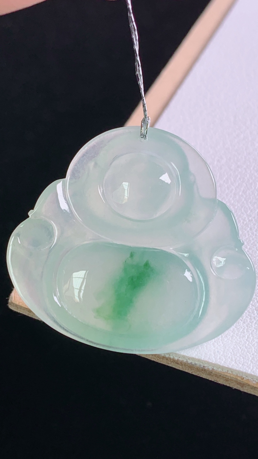 冰飘绿佛公
翠色灵动，胶感十足，
尺寸:30.9-34.5-5.8mm 8