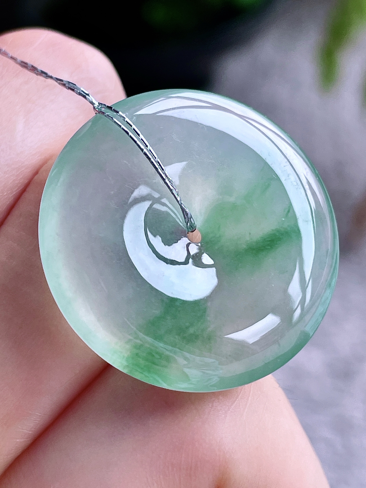 【裸石】高冰飘花平安扣吊坠
【说明】缅料 性价比高  
【尺寸】28.7-5.7