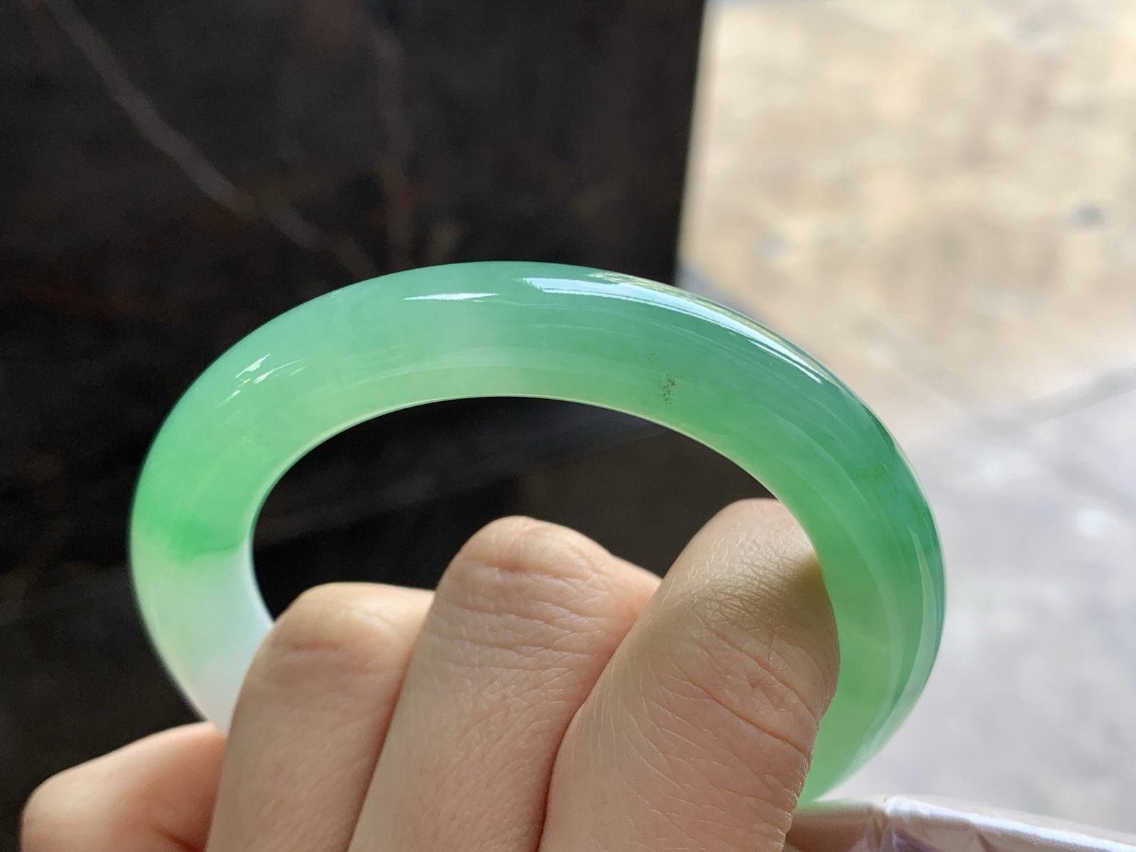 52-10

阳绿色圆条手镯^_^色阳 种水好