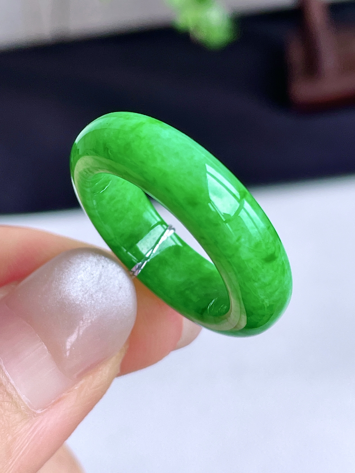 【裸石】冰阳绿戒圈指环
【说明】性价比高  
【尺寸】6.3-4.5
【圈口】16号