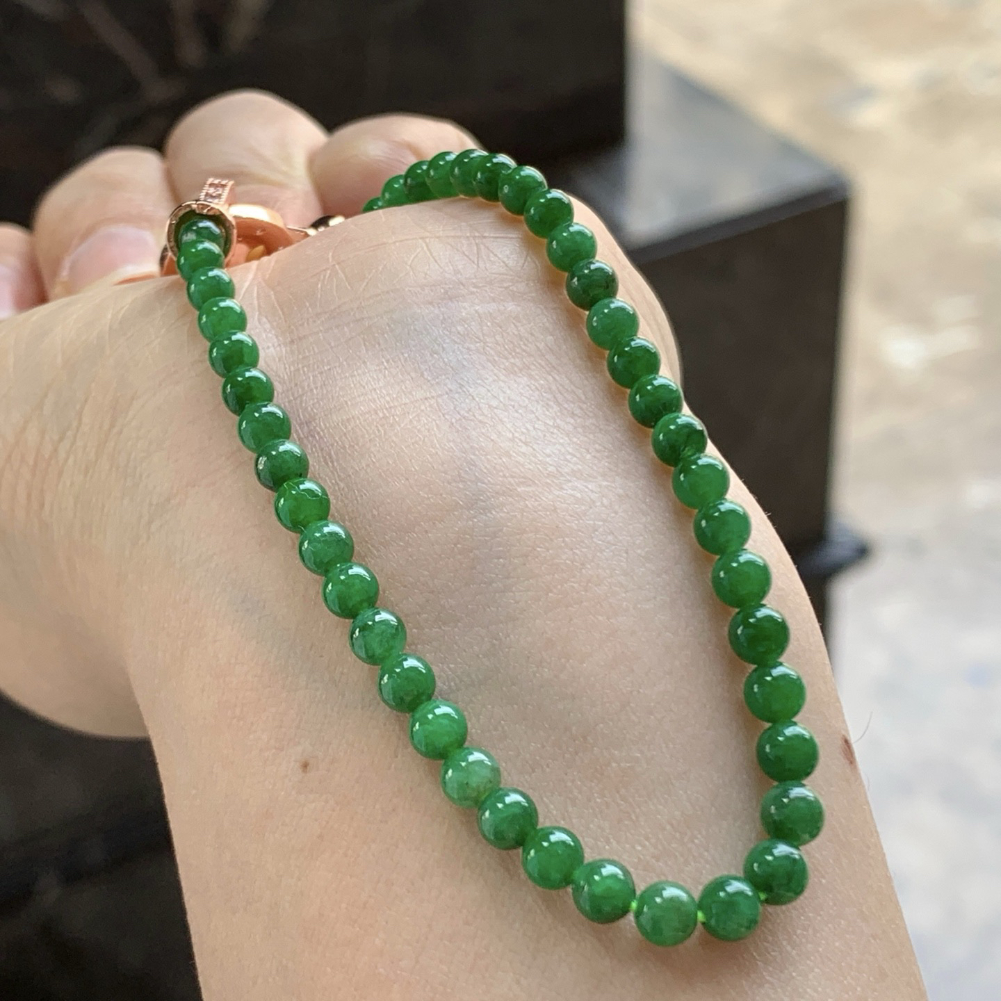 辣绿色手串^_^鲜艳