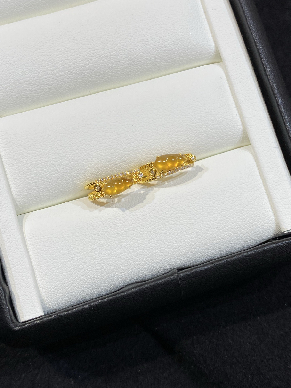 高冰 甜阳绿 满色 福豆 18k

整体尺寸34.1-13.3-9.6