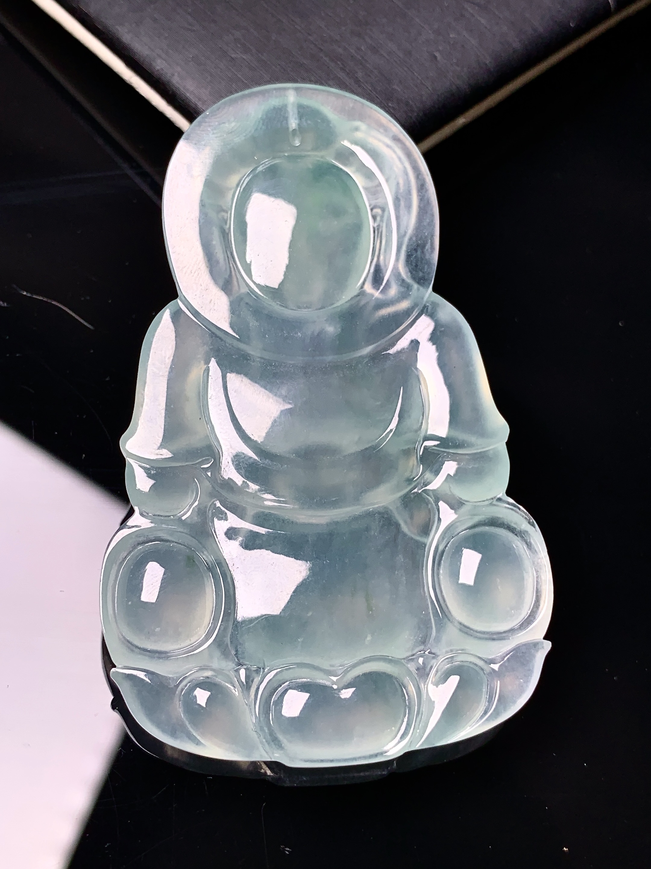 冰种观音菩萨吊坠 玉质细腻 色泽艳丽清新 水润亮眼 整体尺寸60.2*37.5*5c1