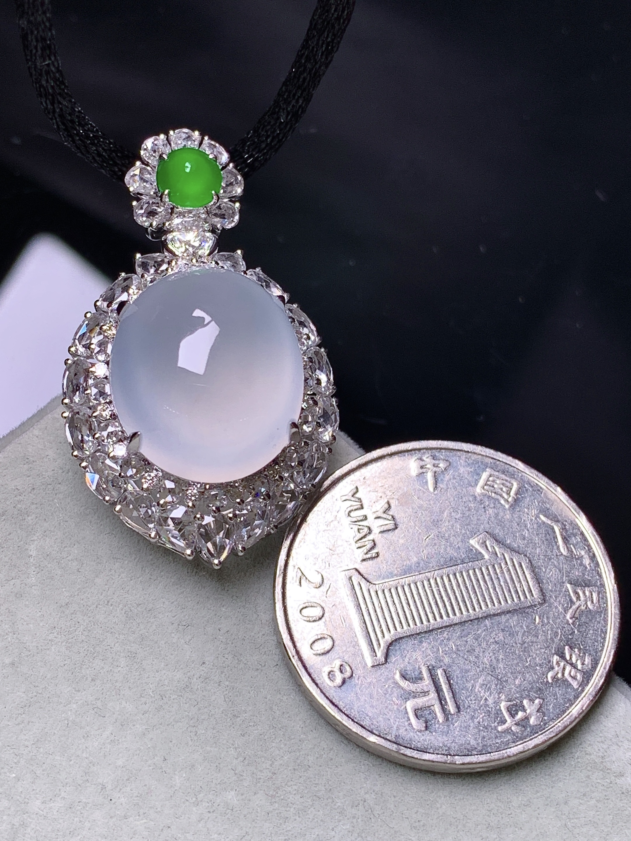 18k金钻镶嵌冰种蛋面吊坠 玉质细腻 色泽艳丽清新 水润亮眼 整体尺寸34*20*15.5k2