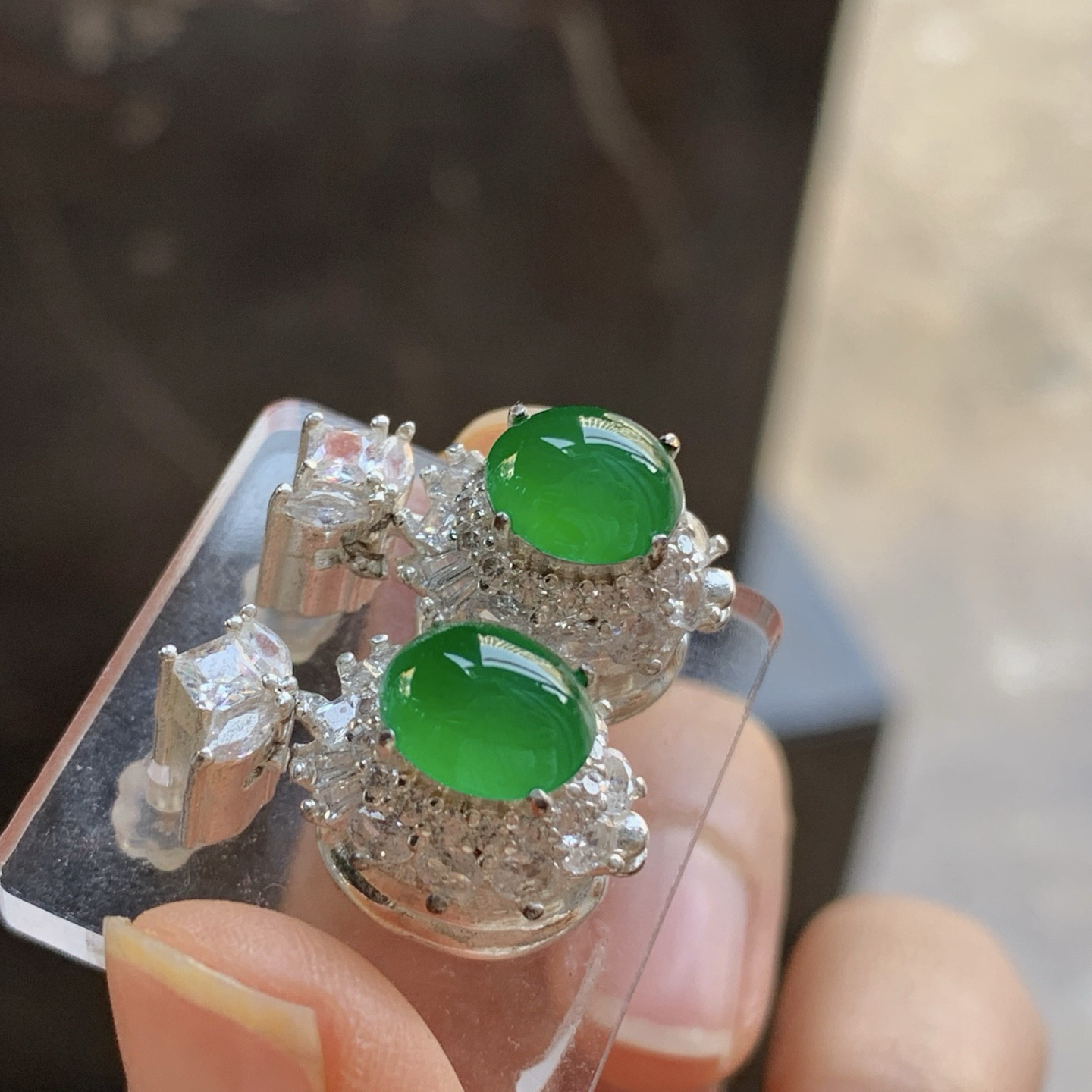 冰绿耳钉^_^饱满鲜艳  铜托