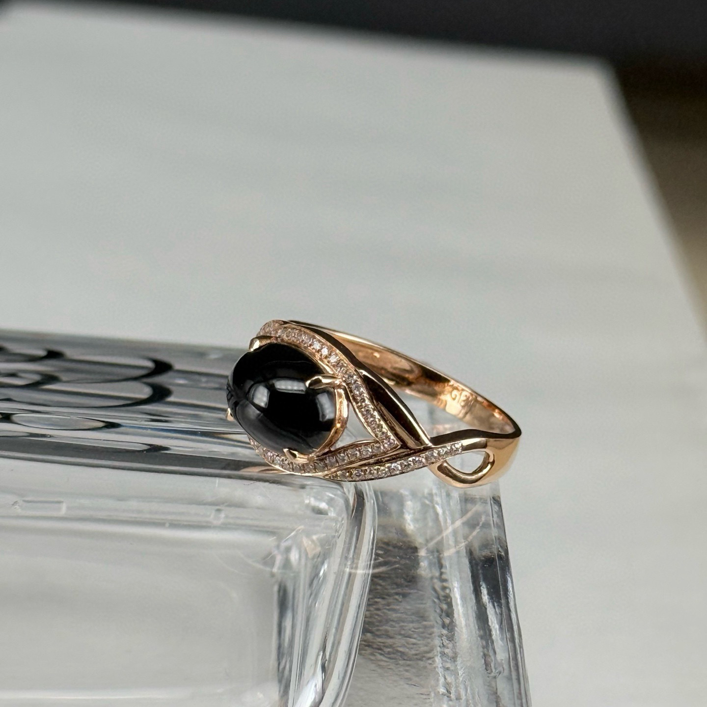 精品18k墨翠女戒 种好色正 黑度极好 打灯通透 油性十足 尺寸9