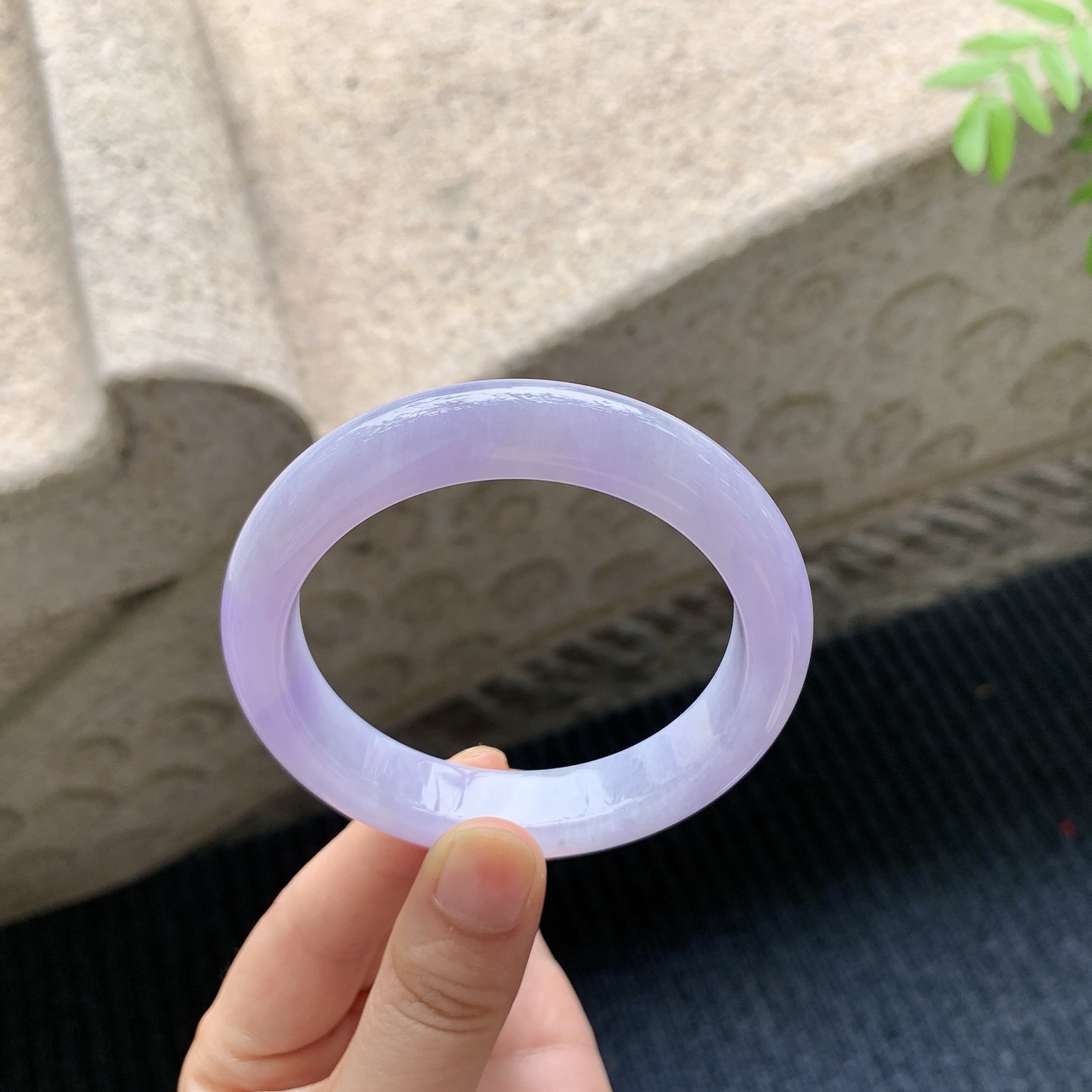 正圈55 56【圈口】56.3/12/8.8【编码】DZ041216【描述】糯冰紫罗兰，水润，种老，细腻，打灯有棉线