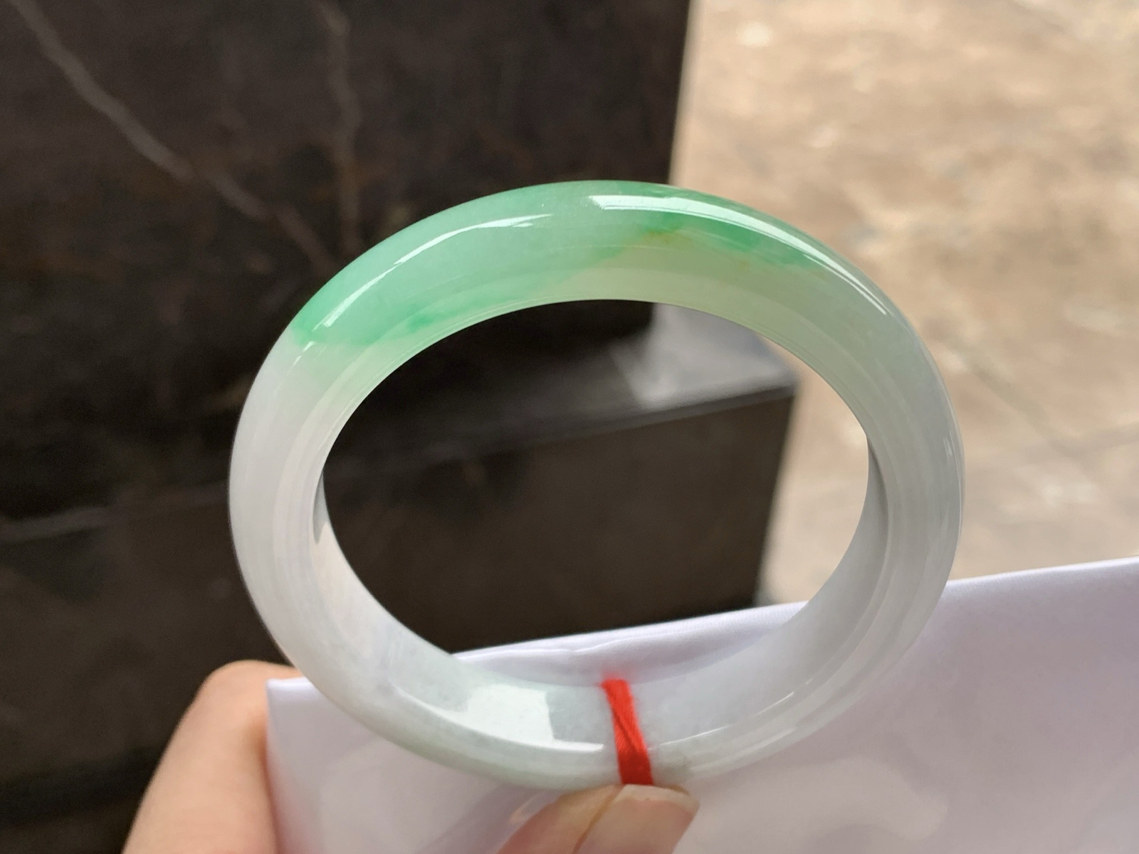 56-12.4-8.5

黄加绿手镯^_^玉质温润