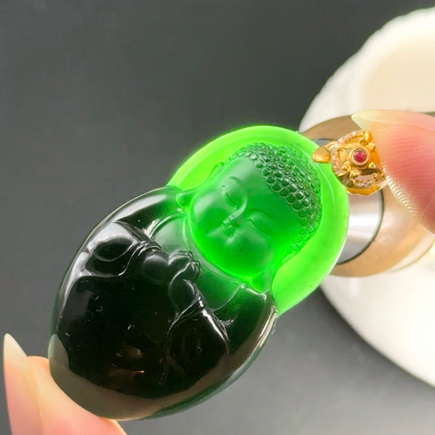 精品18k墨翠宝宝佛 种好色正 黑度极好 打灯通透 油性十足 尺寸49.5