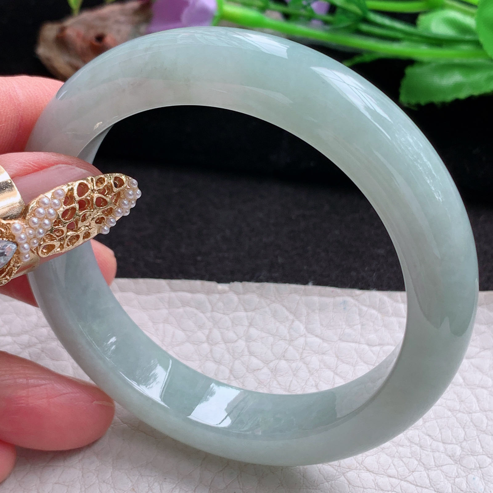 js实拍57*12.5*9平安镯 天然翡翠a货手镯浅绿胶感正圈玉镯子