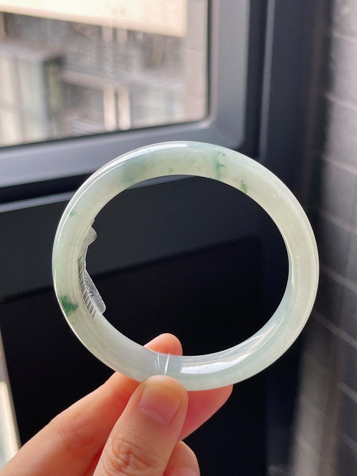 正圈56.6圈口，翡翠冰糯种飘绿手镯