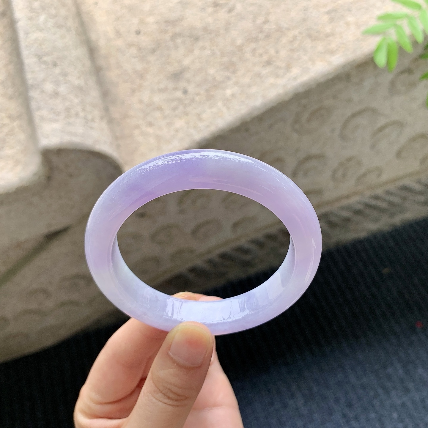 正圈55 56【圈口】56.3/12/8.8【编码】DZ041216【描述】糯冰紫罗兰，水润，种老，细腻，打灯有棉线