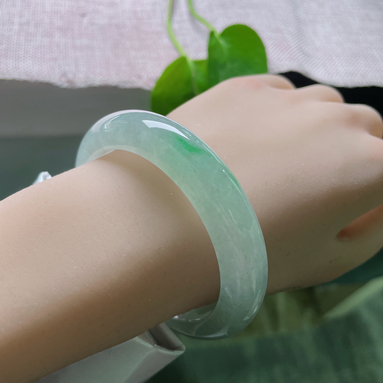 55.5/12.3/9.0，冰飘绿正圈，点翠千金，贵气，优雅，甜美，雍容华贵..