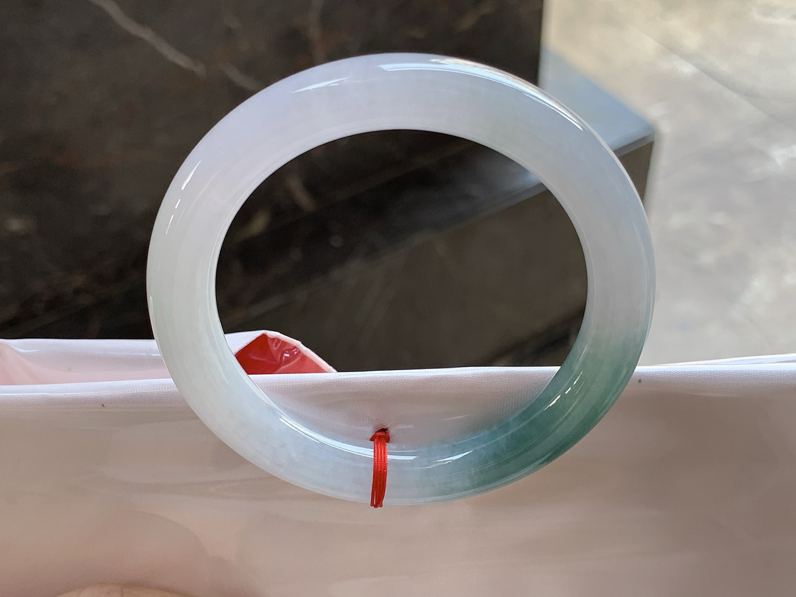 54-9.8

蓝水圆条 54 55可戴～ 底子干净清爽