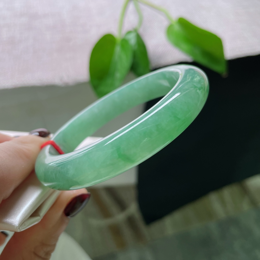 57.6/11.3/8.3，绿底正圈，耐看，郁郁葱葱，一点皮纹，ss50911a