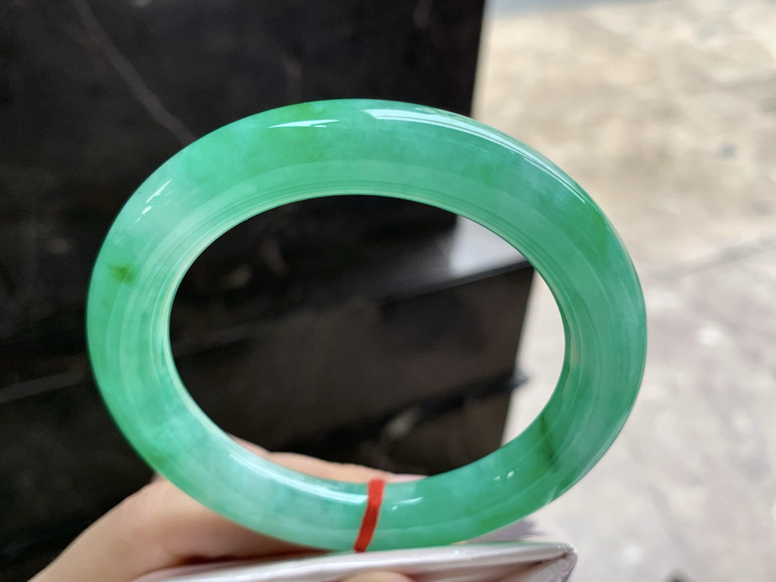 57-11.1

阳绿色圆条手镯^_^色阳