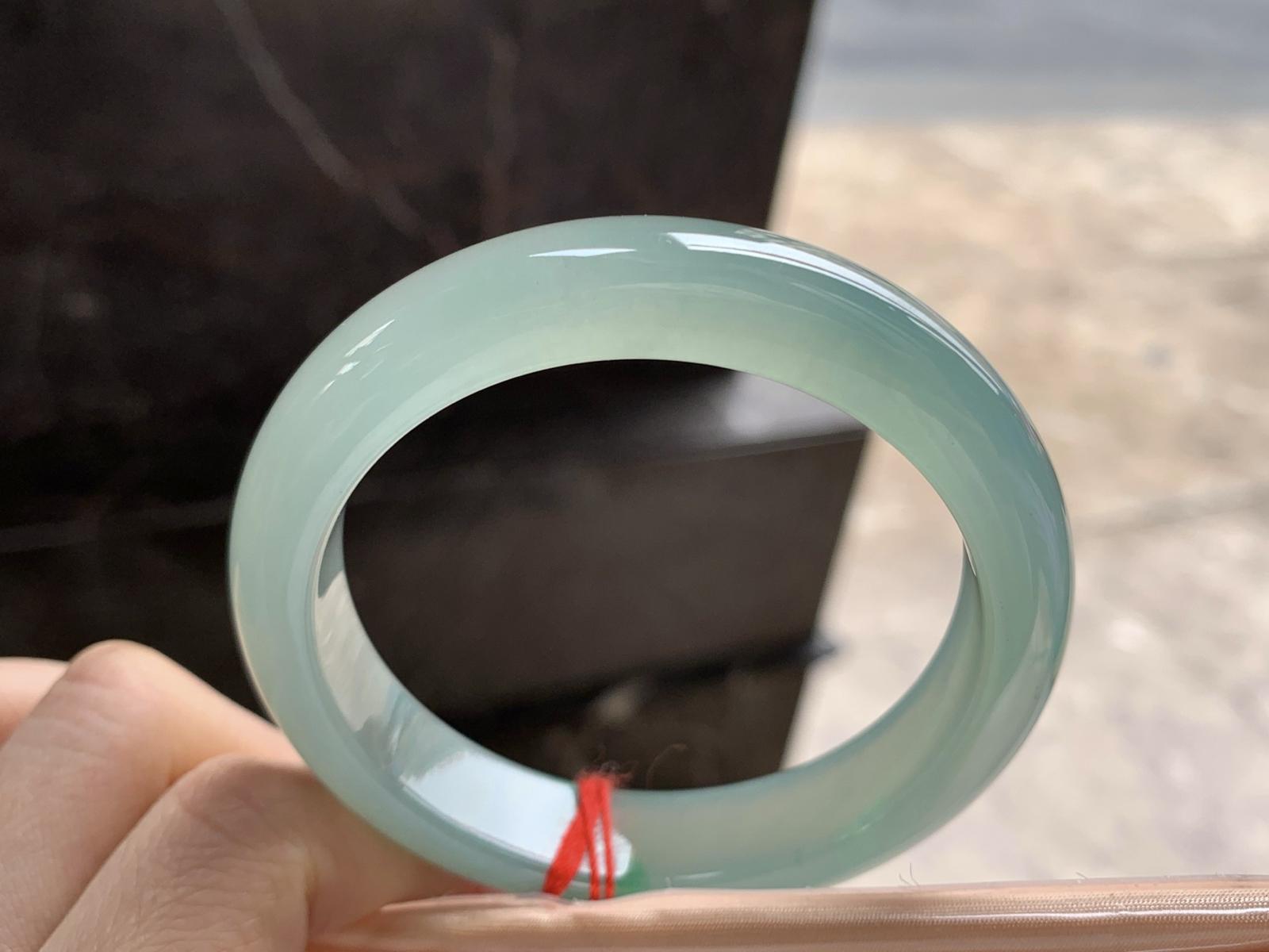 54.5-12.3-8.3

冰飘绿手镯^_^透亮